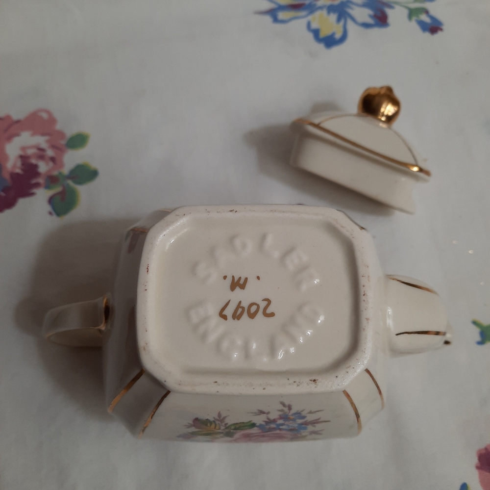 James Sadler miniature teapot - Picture 4 of 4